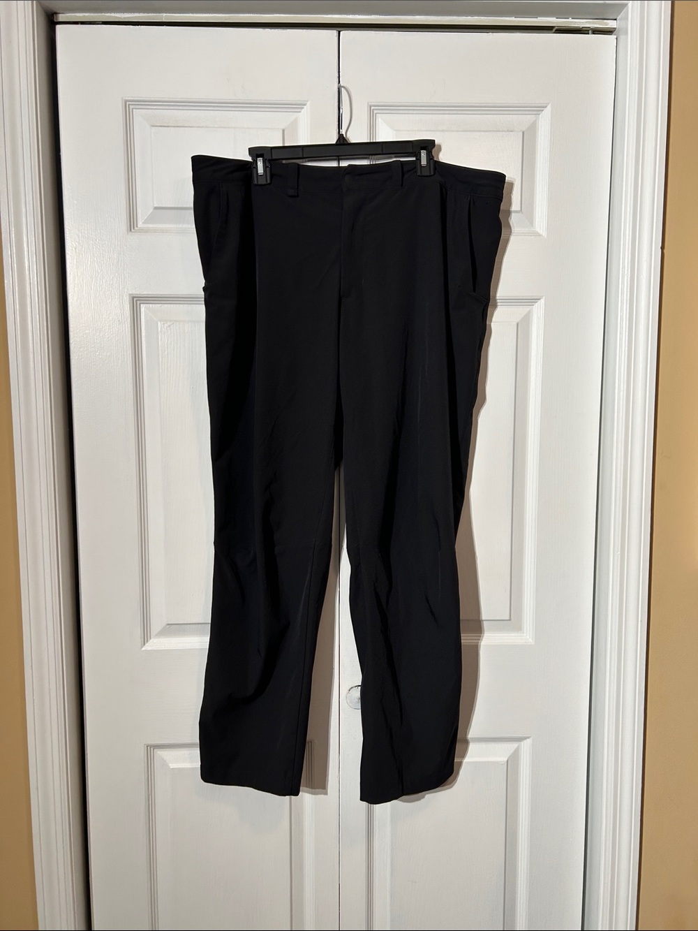 The North Face Men's Black Softshell Pants - Performance Straight Leg Size 40X30